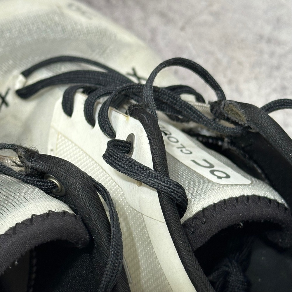 On Cloud X 3 Sneakers Mens Size 10 White Black Running Shoes 60.98706 Low Top - Picture 9 of 10